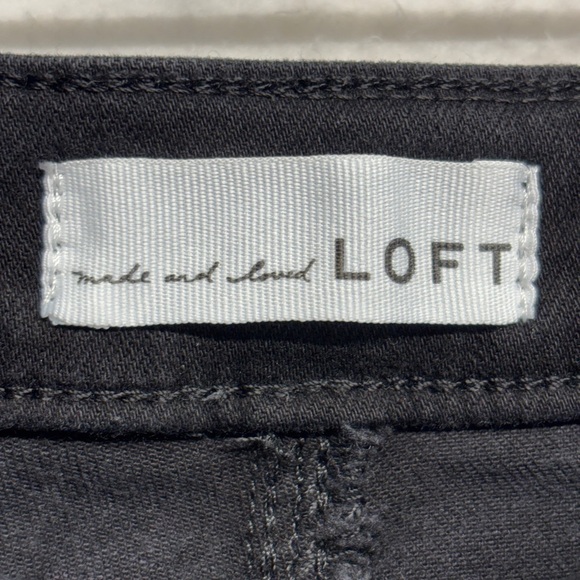 LOFT Flare Crop Black Fray Button Apron Nautical Jeans 2/26 - Picture 4 of 8